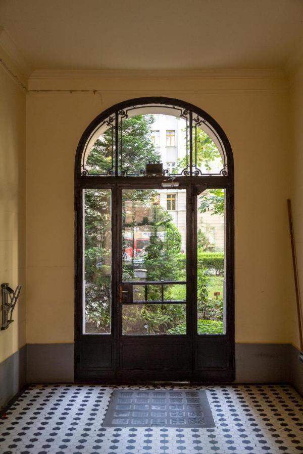 Gorgeous Flat Right Near The City Center Budapest Exterior photo
